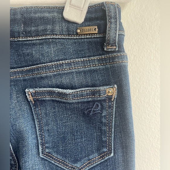 DL1961 Kids Chloe Skinny Jeans in Distressed  size 5 - Picture 5 of 6